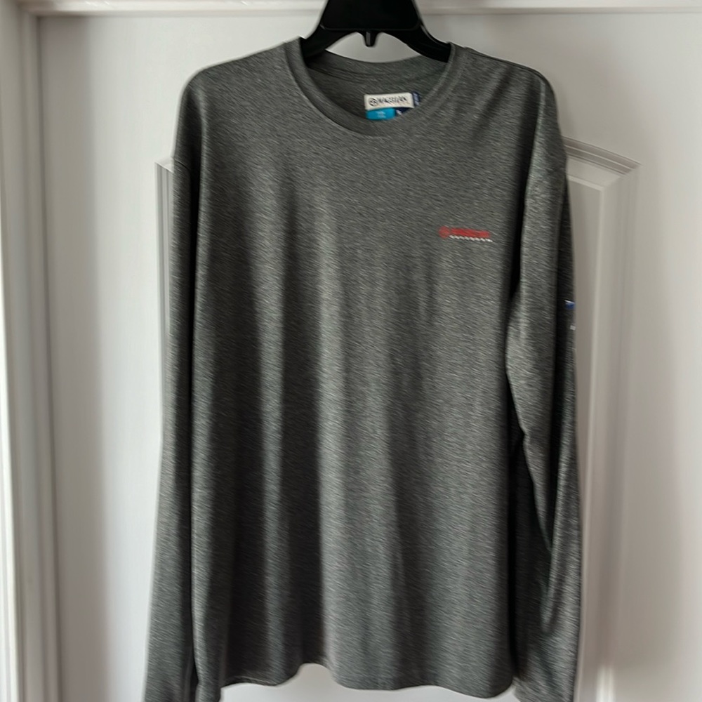 Men’s pullover long sleeve shirt. Magellan classic fit size XL